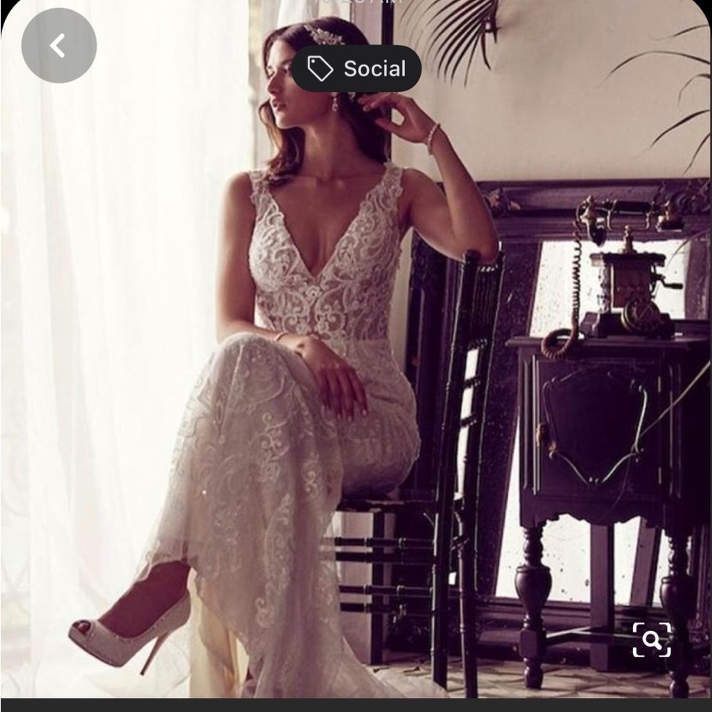 David's Bridal Ivory Lace Wedding Dress